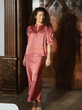 Indlæs billede til gallerivisning NEO NOIR Roella Heavy Sateen Blouse Cherry Pink
