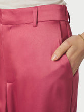 Indlæs billede til gallerivisning NEO NOIR Emmett Heavy Sateen Pants Cherry Pink
