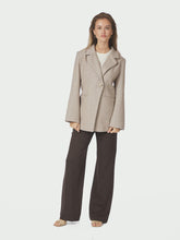 Indlæs billede til gallerivisning NEO NOIR Bowie Herringbone S Blazer Sand
