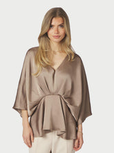 Indlæs billede til gallerivisning NEO NOIR Rivina Heavy Sateen Blouse Dark Taupe
