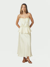 Indlæs billede til gallerivisning NEO NOIR Kaela Heavy Sateen Lace Top Yellow
