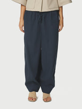 Indlæs billede til gallerivisning NEO NOIR Prina C Poplin Pant Navy

