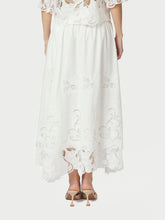 Indlæs billede til gallerivisning NEO NOIR Yara Long Emb Skirt White
