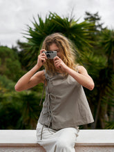 Indlæs billede til gallerivisning NEO NOIE Lasa C Poplin Top Taupe
