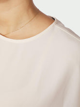 Indlæs billede til gallerivisning NEO NOIR Nerita Asymmetric Blouse Off White
