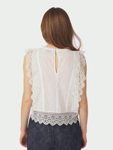 Indlæs billede til gallerivisning NEO NOIR Samia Lace Top Hvid
