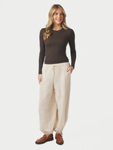 Indlæs billede til gallerivisning NEO NOIR Roxane Balloon Linen Pants Sand
