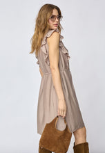 Indlæs billede til gallerivisning CO' COUTURE Hera Frill SS Crop Dress Walnut
