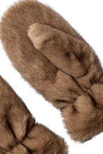 Indlæs billede til gallerivisning CO' COUTURE Isabel Fur Mitten Walnut
