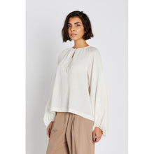 Indlæs billede til gallerivisning HEARTMADE Mirla Blouse Off White
