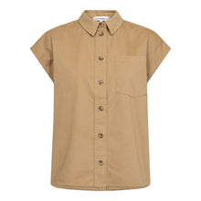 Indlæs billede til gallerivisning CO' COUTURE Evelyn Slit Back SS Shirt Sand
