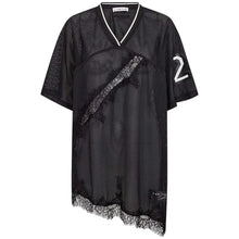 Indlæs billede til gallerivisning HAUTE L'AMITIE Drift Asym Lace Tee Black

