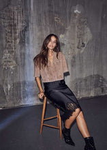 Indlæs billede til gallerivisning HAUTE L'AMITIE Drew Barrel Panel Jeans Camel
