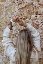 Indlæs billede til gallerivisning O'TAY Small Scrunchie Flower Off White

