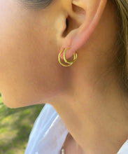 Indlæs billede til gallerivisning AND COPENHAGEN Shiny Double Swirl Hoops
