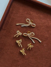 Indlæs billede til gallerivisning PICO COPENHAGEN Arco Mini Crystal Studs
