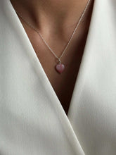 Indlæs billede til gallerivisning PICO COPENHAGEN French Heart Pendant Red
