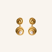 Indlæs billede til gallerivisning PERNILLE CORYDON Shell Flower Earrings
