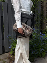 Indlæs billede til gallerivisning BECK SÖNDERGAARD Pala Maxi Clutch Sand/Brown
