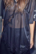 Indlæs billede til gallerivisning HAUTE L'AMITIE Drift Asym Lace Tee Black

