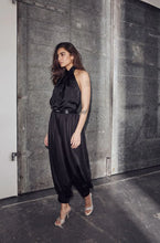 Indlæs billede til gallerivisning HAUTE L'AMITIE Evita Crop Harem Pant Sort
