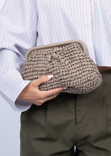 Indlæs billede til gallerivisning SUI AVA Olivia Bloom Bag Taupe

