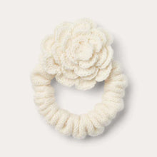 Indlæs billede til gallerivisning O'TAY Small Scrunchie Flower Off White
